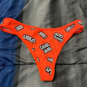 NWT VS Pink Halloween Thong “Ghoul Gang”